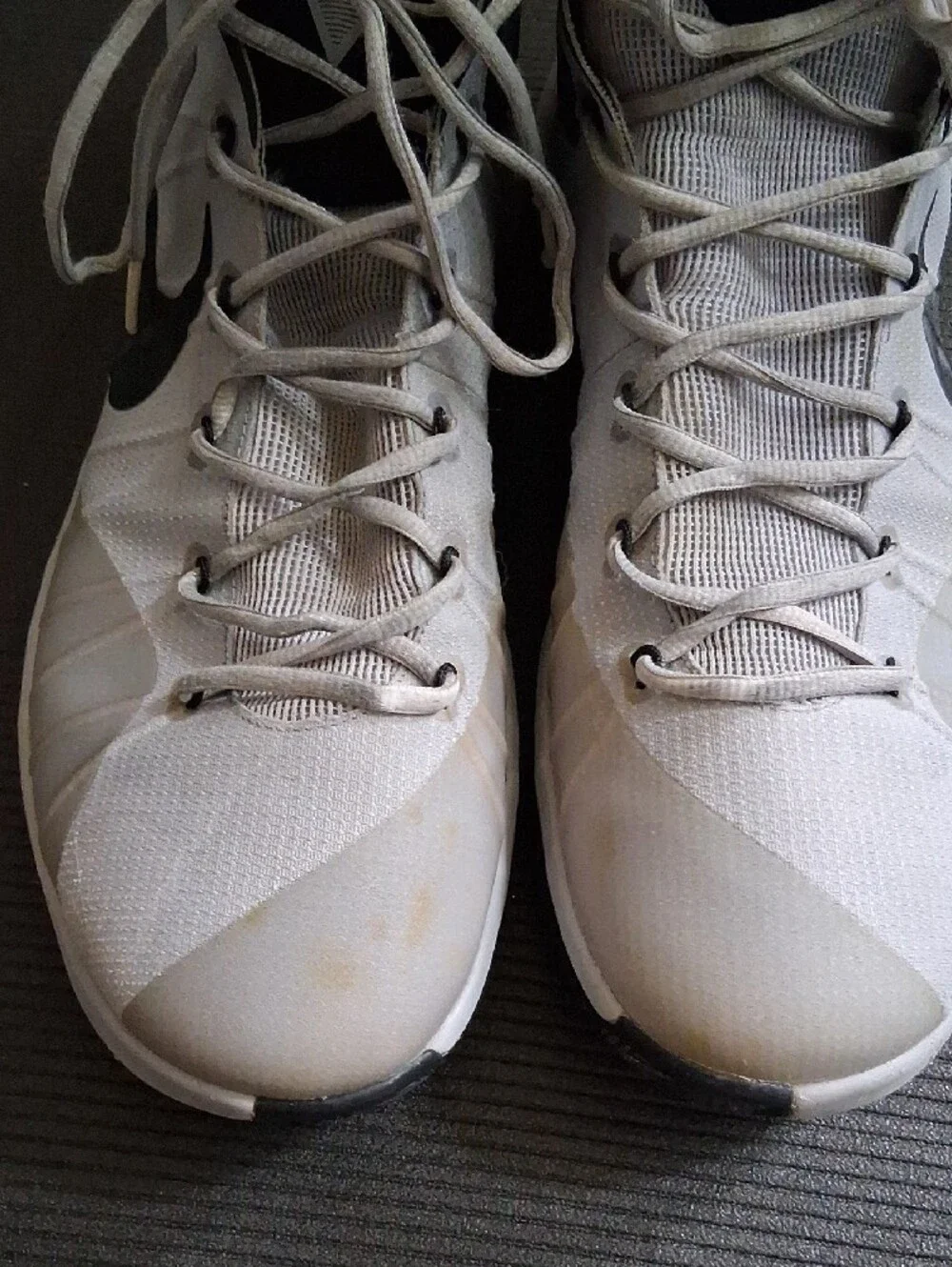Nike Men's Light Grey and Black 2015 HYPERDUNK BASKET High-Top Athletic Sneakers